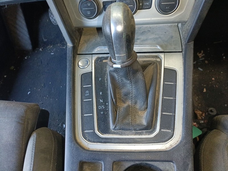 Recambio de palanca cambio para volkswagen passat b8 variant (3g5, cb5) 1.6 tdi referencia OEM IAM   
