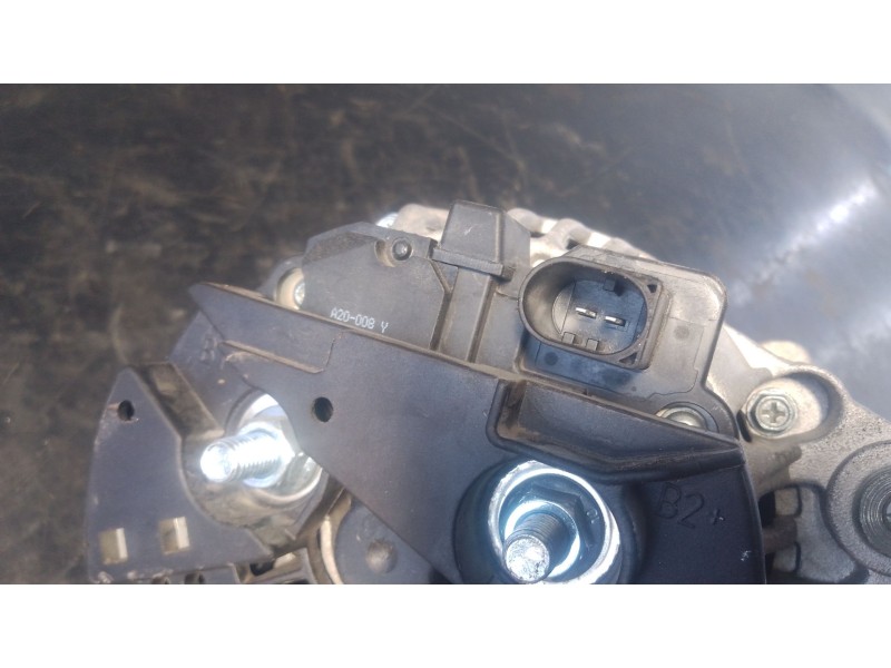 Recambio de alternador para seat leon (1p1) 1.9 tdi referencia OEM IAM   