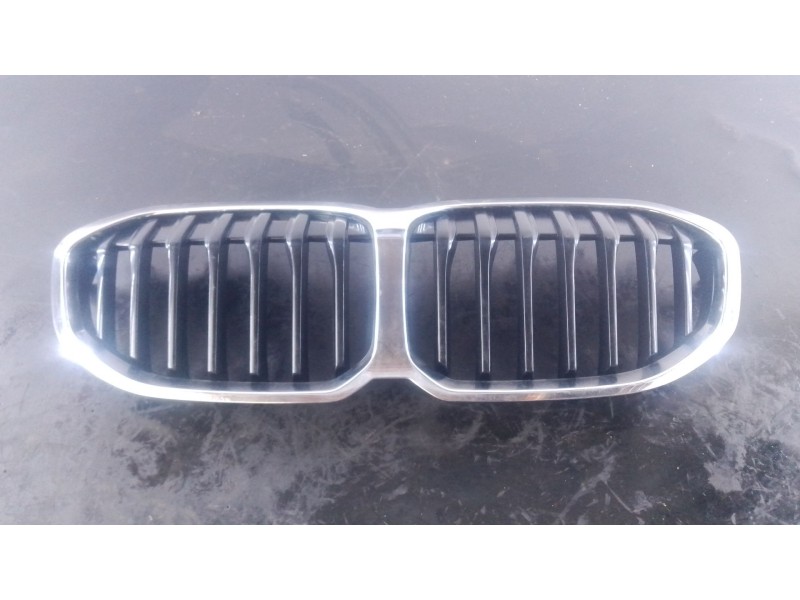Recambio de rejilla delantera para bmw 1 (f40) 118 d referencia OEM IAM   