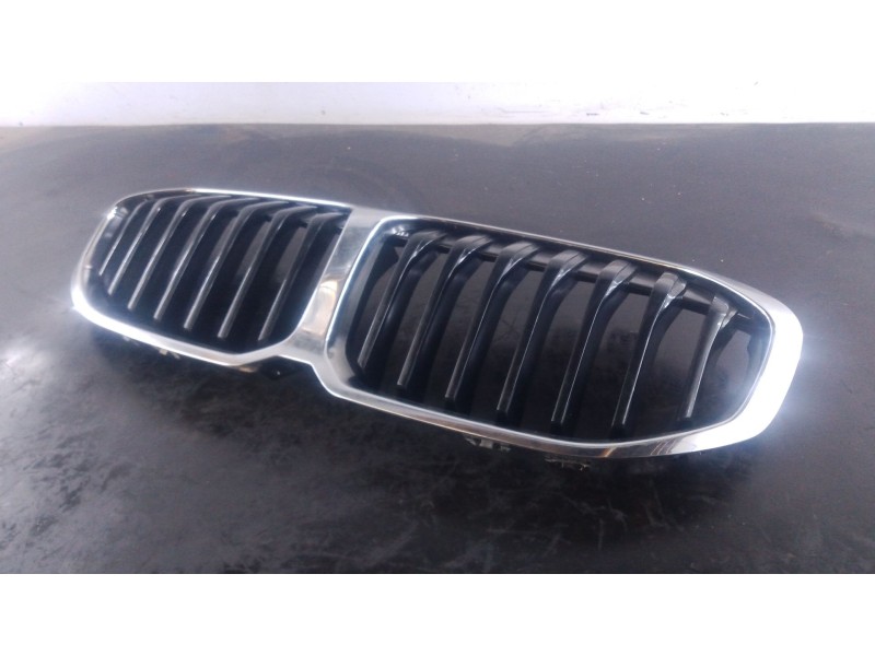 Recambio de rejilla delantera para bmw 1 (f40) 118 d referencia OEM IAM   