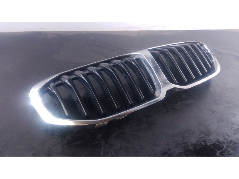 Recambio de rejilla delantera para bmw 1 (f40) 118 d referencia OEM IAM   