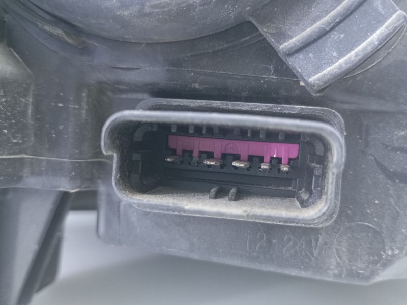 Recambio de faro izquierdo para renault megane iii hatchback (bz0/1_, b3_) 1.2 tce (bz2b, bz11) referencia OEM IAM   