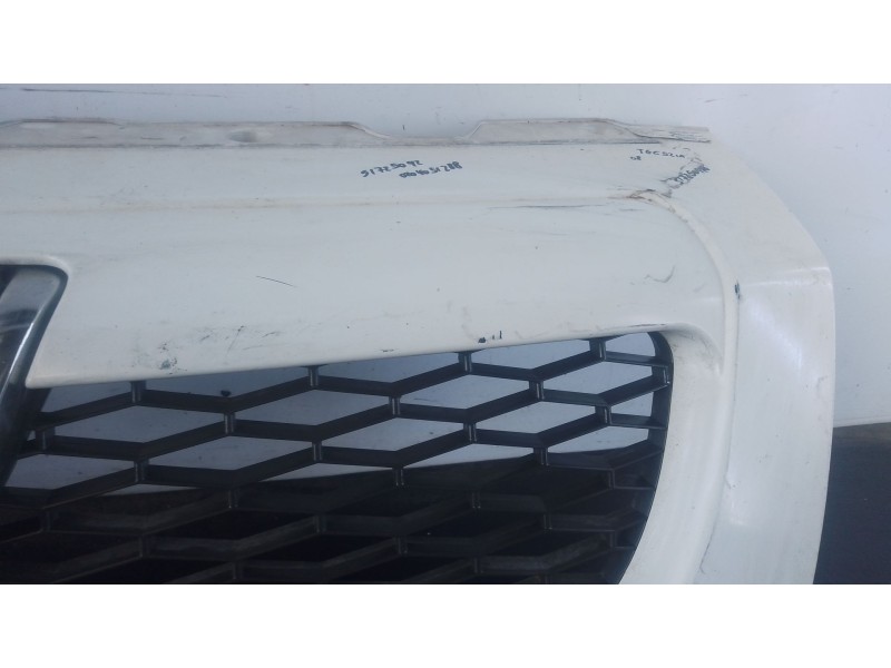 Recambio de rejilla delantera para peugeot boxer autobús 2.2 hdi 120 referencia OEM IAM   
