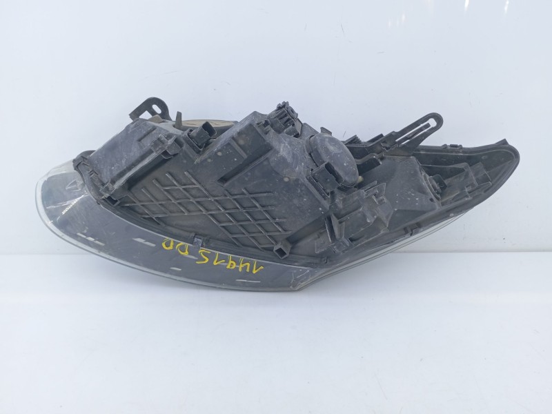 Recambio de faro derecho para renault megane iii hatchback (bz0/1_, b3_) 1.2 tce (bz2b, bz11) referencia OEM IAM   