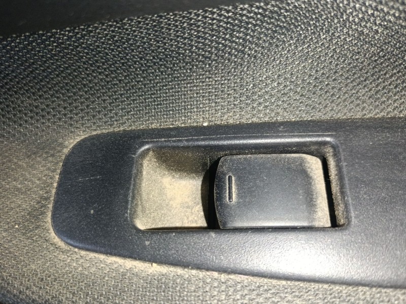 Recambio de mando elevalunas trasero derecho para nissan qashqai i (j10, nj10) 1.6 referencia OEM IAM   
