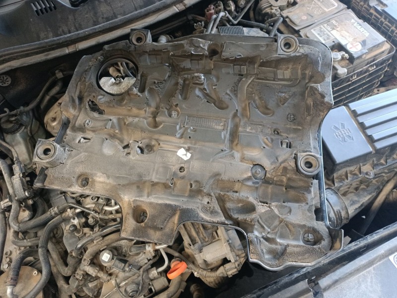 Recambio de tapa motor para volkswagen passat b7 (362) 2.0 tdi referencia OEM IAM   