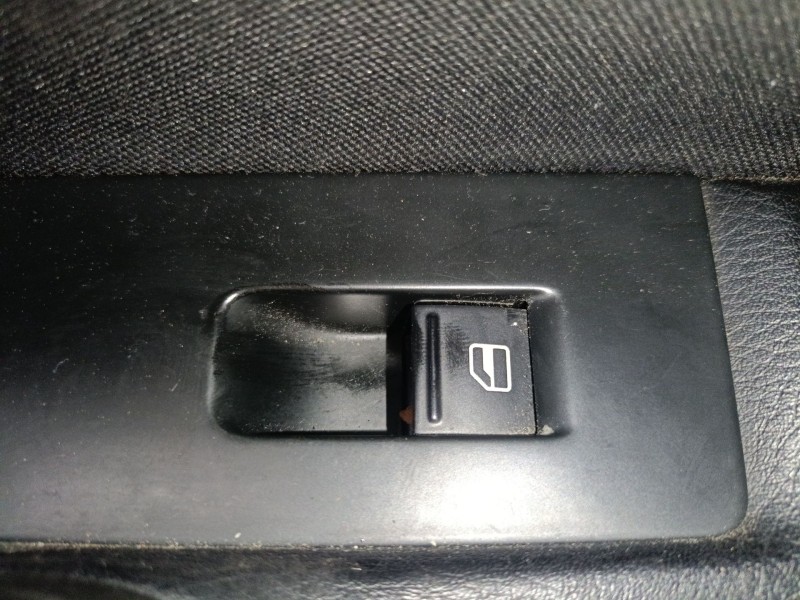 Recambio de mando elevalunas trasero derecho para volkswagen passat b7 (362) 2.0 tdi referencia OEM IAM   