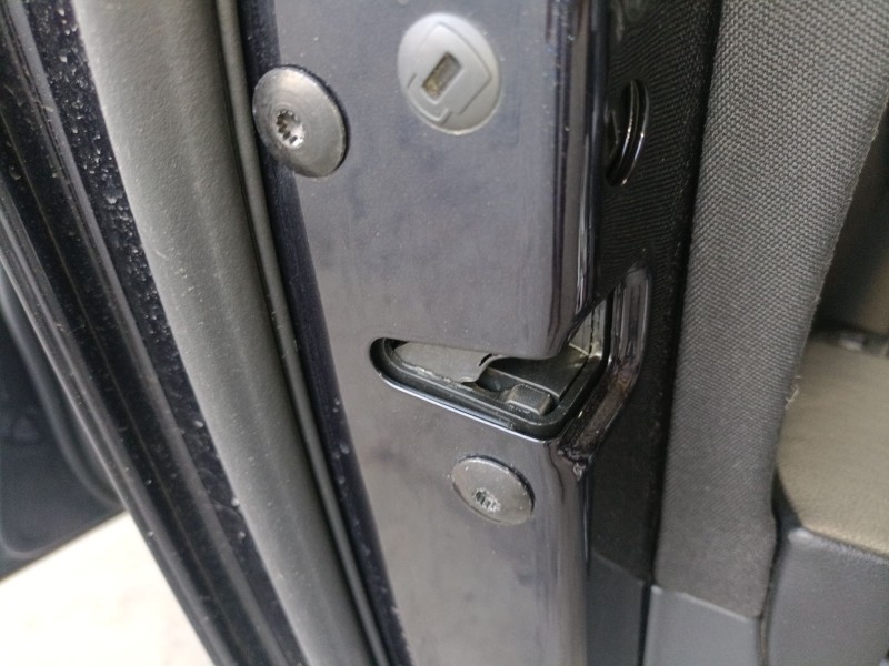 Recambio de cerradura puerta trasera izquierda para volkswagen passat b7 (362) 2.0 tdi referencia OEM IAM   