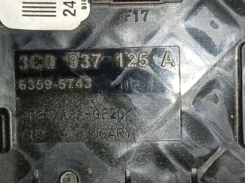 Recambio de caja reles / fusibles para volkswagen passat b7 (362) 2.0 tdi referencia OEM IAM 3C0937125A  