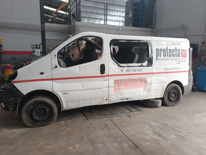opel vivaro a autobús (x83) del año 2012