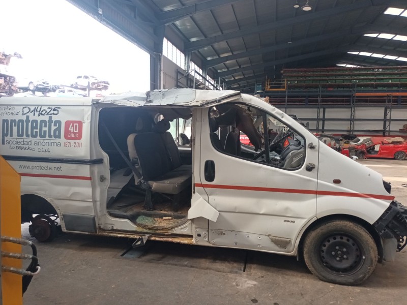 opel vivaro a autobús (x83) del año 2012