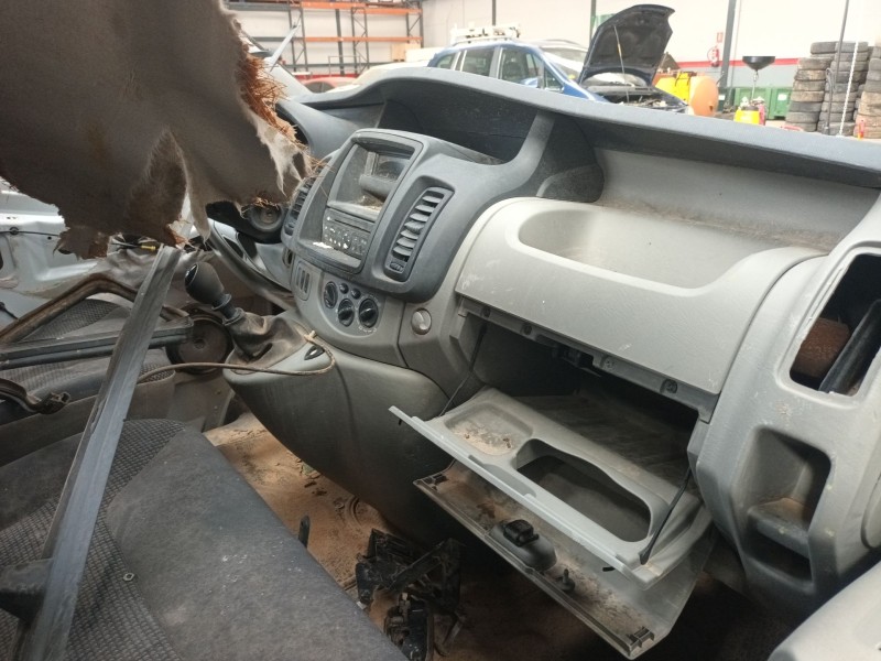 opel vivaro a autobús (x83) del año 2012