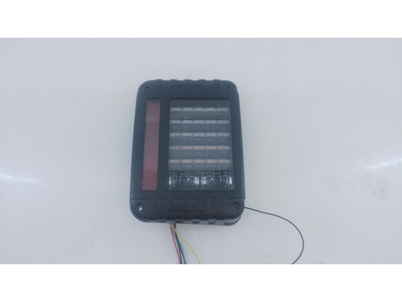 Recambio de piloto trasero derecho para jeep wrangler iii (jk) 2.8 crd referencia OEM IAM   
