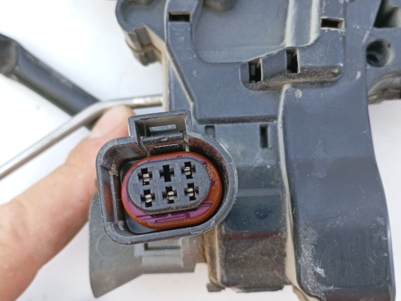 Recambio de cerradura puerta lateral derecha para volkswagen t5 transporter (7e) 2.0 tdi referencia OEM IAM 7E0843654AL  E1-B2-2