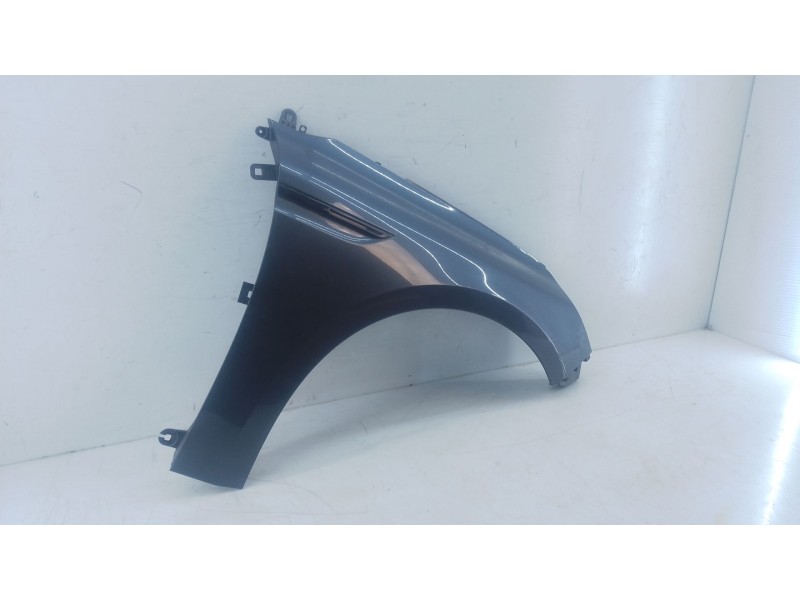 Recambio de aleta delantera derecha para renault megane iv berlina 5p life referencia OEM IAM   E4-B3-5