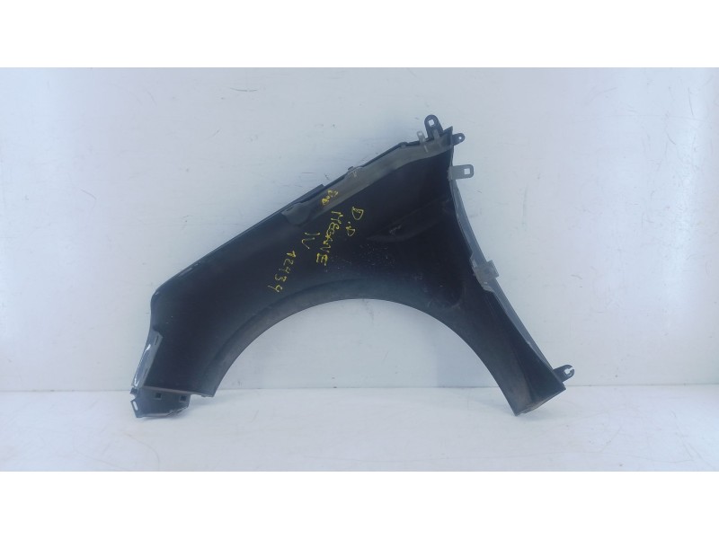 Recambio de aleta delantera derecha para renault megane iv berlina 5p life referencia OEM IAM   E4-B3-5