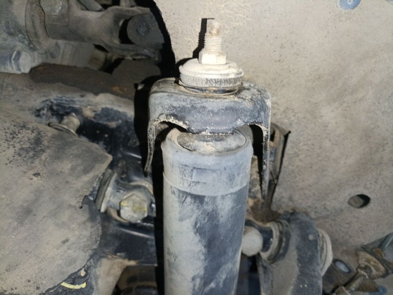 Recambio de amortiguador delantero derecho para ford maverick (uds, uns) 2.7 td referencia OEM IAM   