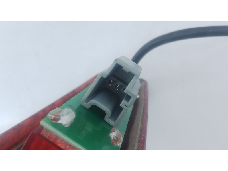 Recambio de luz central de freno para dodge nitro 2.8 crd 4wd referencia OEM IAM   