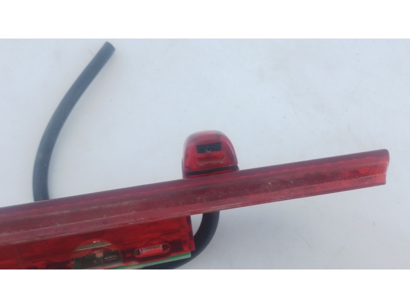 Recambio de luz central de freno para dodge nitro 2.8 crd 4wd referencia OEM IAM   