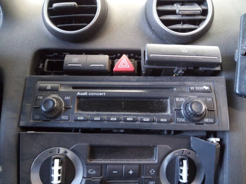 Recambio de sistema audio / radio cd para audi a3 (8p) 1.9 tdi limited edition referencia OEM IAM   