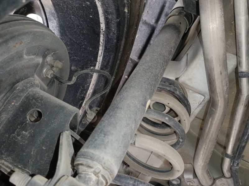 Recambio de amortiguador trasero izquierdo para ford tourneo courier b460 monospace 1.0 ecoboost referencia OEM IAM   