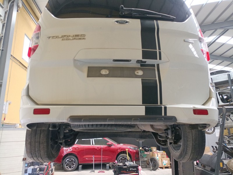 Recambio de paragolpes trasero para ford tourneo courier b460 monospace 1.0 ecoboost referencia OEM IAM   