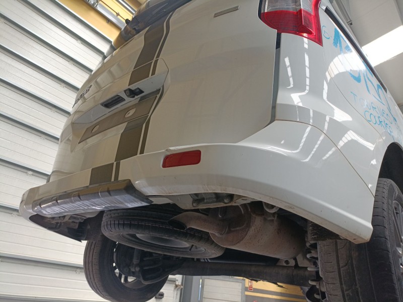 Recambio de paragolpes trasero para ford tourneo courier b460 monospace 1.0 ecoboost referencia OEM IAM   