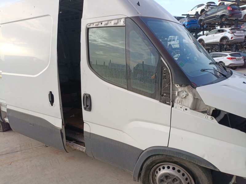 Recambio de puerta delantera derecha para iveco daily vi furgoneta 35s18, 35c18, 40c18, 50c18, 60c18, 65c18, 70c18 referencia OE