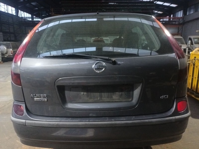 nissan almera tino (v10) del año 2005