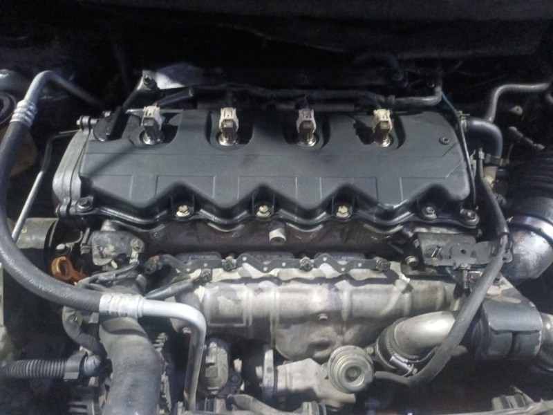 nissan almera tino (v10) del año 2005