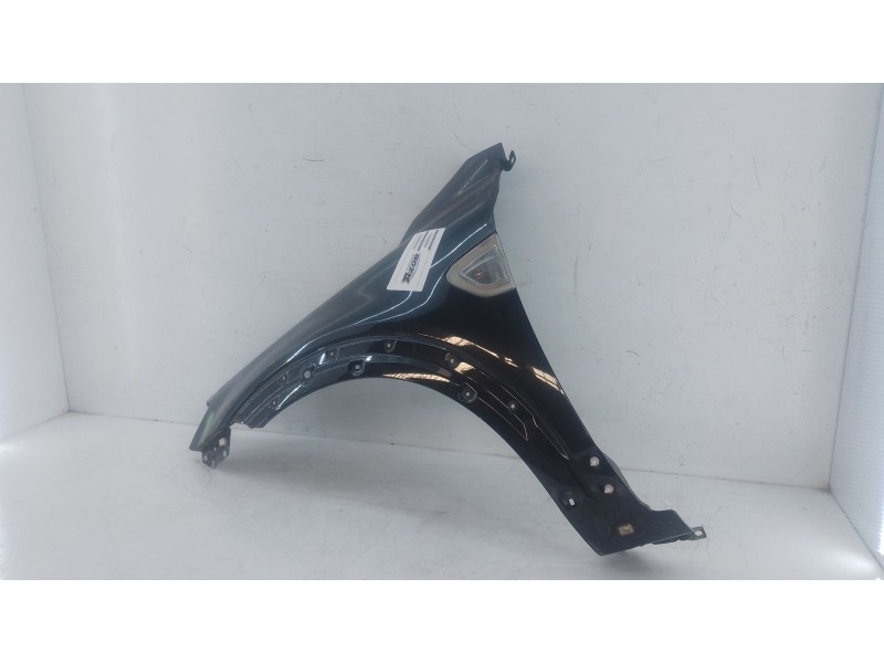Recambio de aleta delantera izquierda para chevrolet captiva (c100, c140) 2.0 d referencia OEM IAM   E4-B3-11