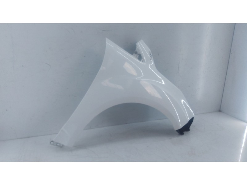 Recambio de aleta delantera derecha para ford c-max ii (dxa/cb7, dxa/ceu) 1.6 tdci referencia OEM IAM   E4-B3-5
