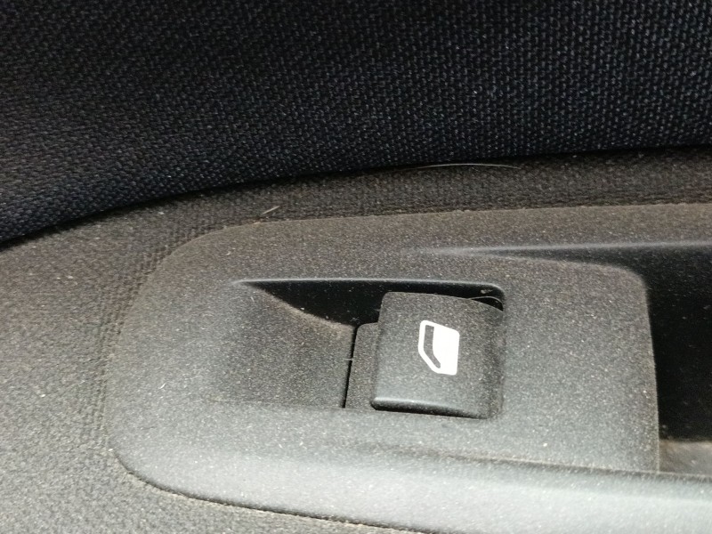 Recambio de mando elevalunas trasero derecho para peugeot 308 ii (lb_, lp_, lw_, lh_, l3_) 1.6 hdi / bluehdi 115 referencia OEM 