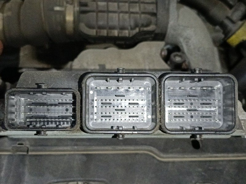 Recambio de centralita motor uce para peugeot 308 ii (lb_, lp_, lw_, lh_, l3_) 1.6 hdi / bluehdi 115 referencia OEM IAM 98041272
