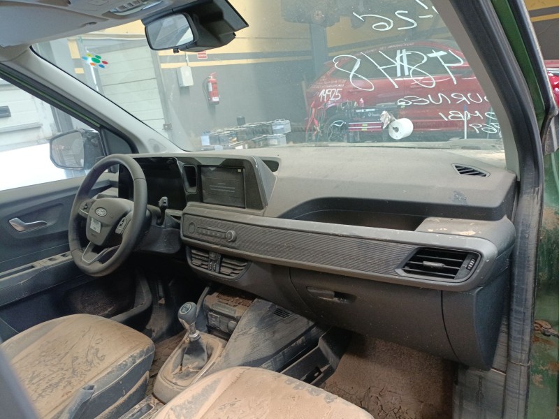 ford tourneo combi v769 del año 2024