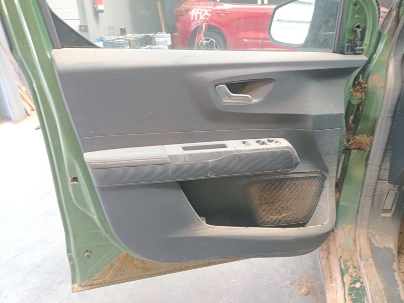 Recambio de guarnecido puerta delantera izquierda para ford tourneo combi v769 referencia OEM IAM   