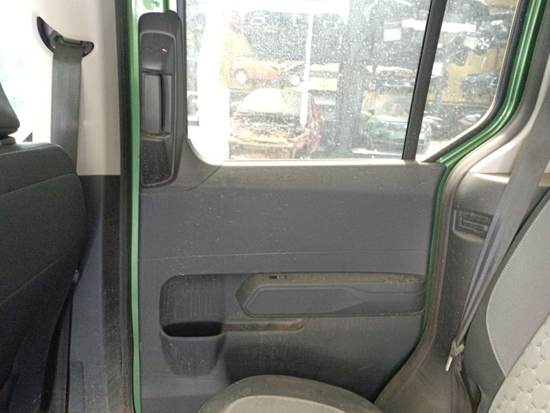 Recambio de guarnecido puerta trasera derecha para ford tourneo combi v769 referencia OEM IAM   