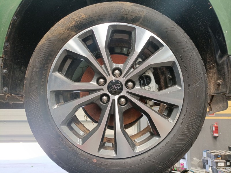 Recambio de juego llantas sin neumatico para ford tourneo combi v769 referencia OEM IAM 17 PULGADAS  