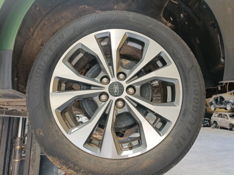 Recambio de juego llantas sin neumatico para ford tourneo combi v769 referencia OEM IAM 17 PULGADAS  