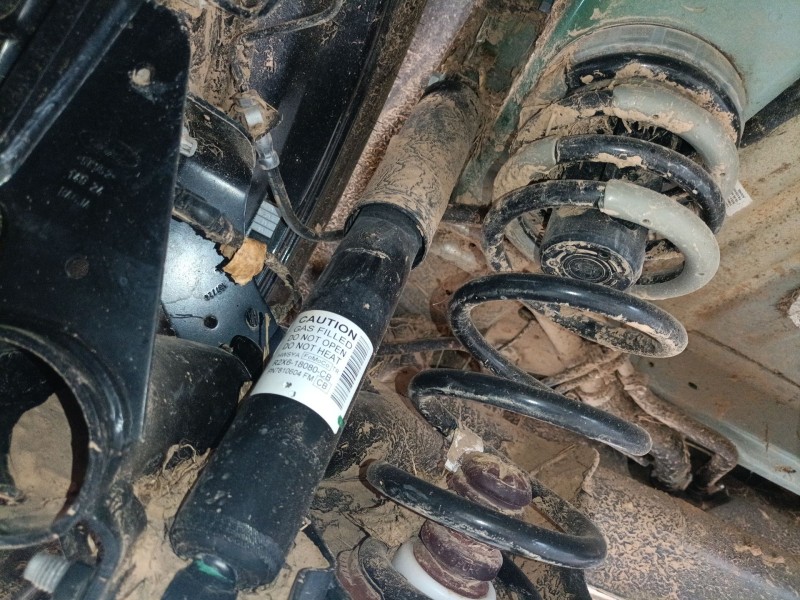 Recambio de amortiguador trasero izquierdo para ford tourneo combi v769 referencia OEM IAM R2X618080CB  