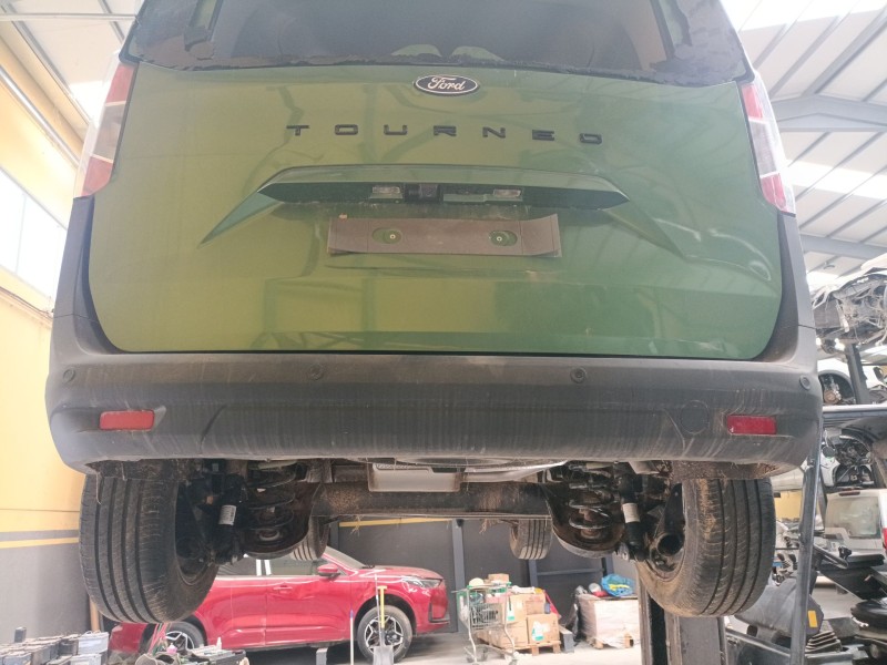 Recambio de paragolpes trasero para ford tourneo combi v769 referencia OEM IAM   