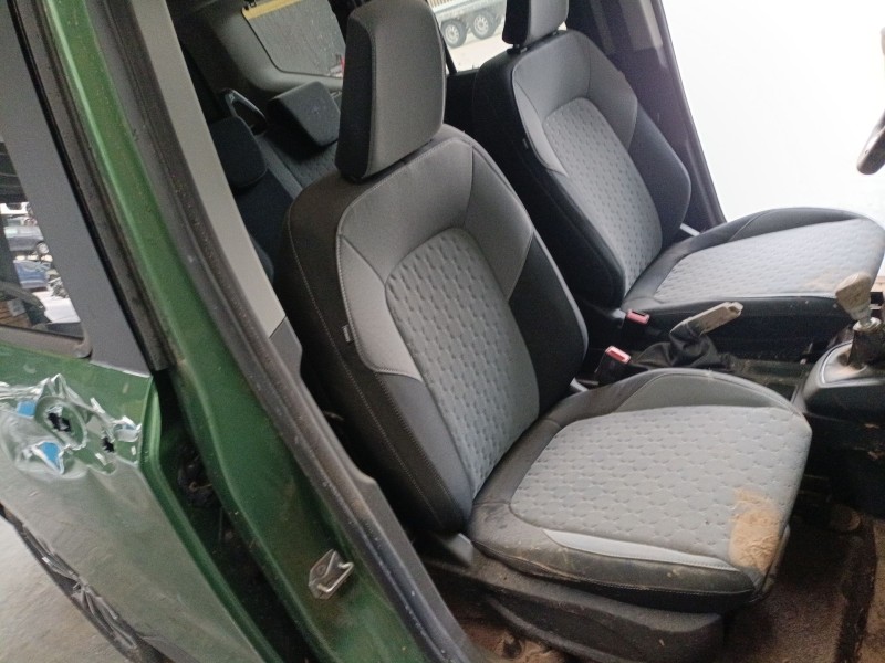 ford tourneo combi v769 del año 2024