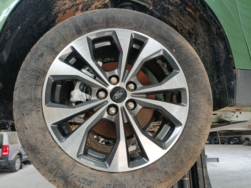 Recambio de juego llantas sin neumatico para ford tourneo combi v769 referencia OEM IAM 17 PULGADAS  