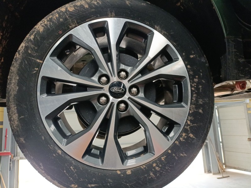 Recambio de juego llantas sin neumatico para ford tourneo combi v769 referencia OEM IAM 17 PULGADAS  
