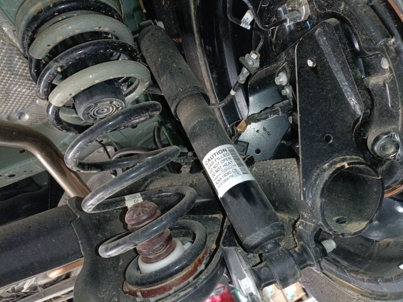 Recambio de amortiguador trasero derecho para ford tourneo combi v769 referencia OEM IAM R2X618080CB  