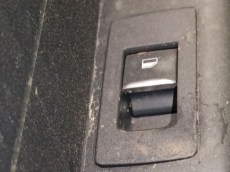 Recambio de mando elevalunas trasero derecho para ford tourneo combi v769 referencia OEM IAM   