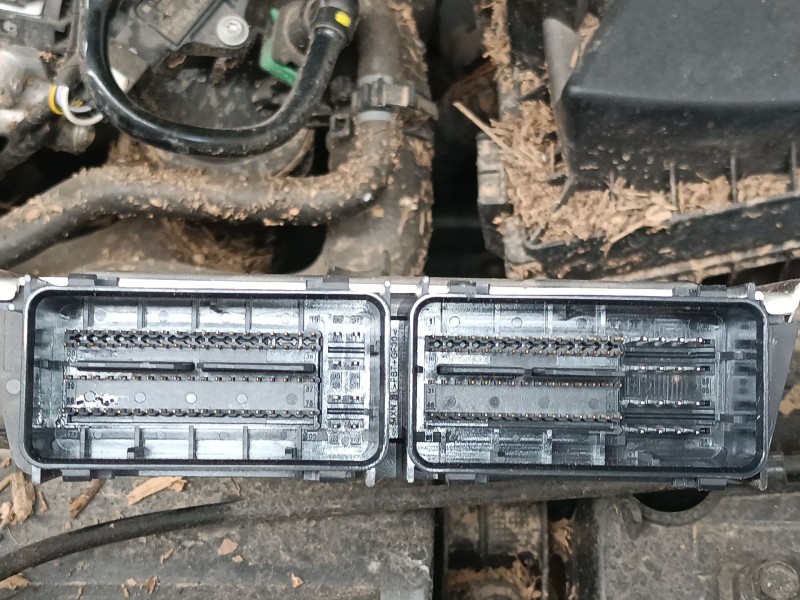 Recambio de centralita motor uce para ford tourneo combi v769 referencia OEM IAM R2X112A650AC  