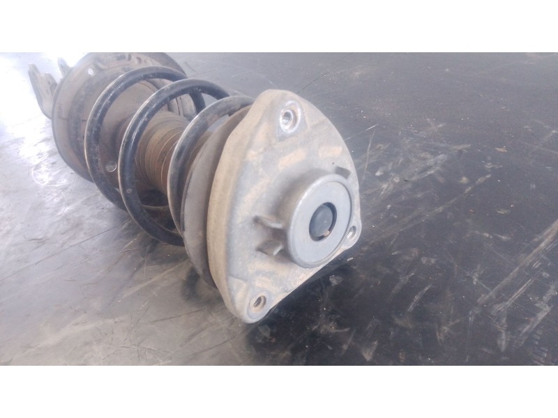 Recambio de amortiguador delantero izquierdo para mercedes-benz clase a (w176) a 180 cdi / d (176.012) referencia OEM IAM   