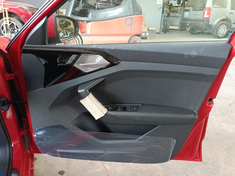 Recambio de guarnecido puerta delantera derecha para audi a1 sportback (gba) 25 tfsi referencia OEM IAM   
