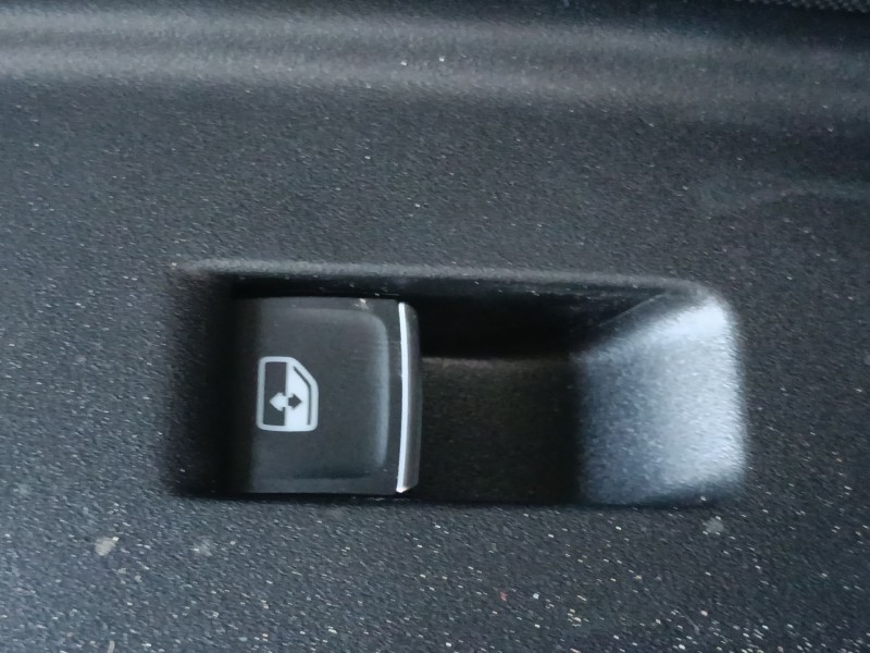 Recambio de mando elevalunas delantero derecho para audi a1 sportback (gba) 25 tfsi referencia OEM IAM   